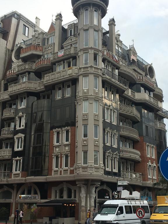 Apartment Sea Avenue バトゥーミ エクステリア 写真