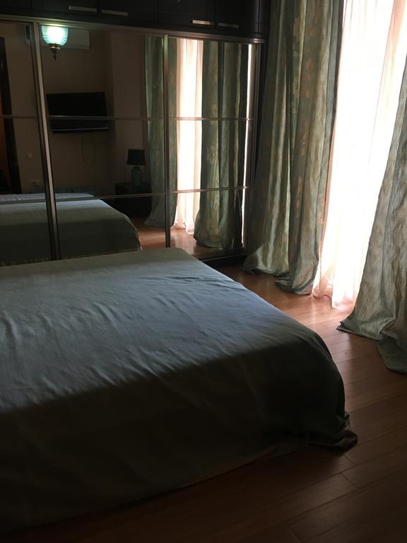 Apartment Sea Avenue バトゥーミ エクステリア 写真