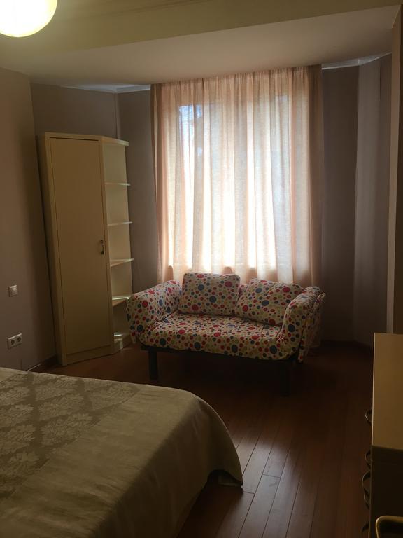 Apartment Sea Avenue バトゥーミ エクステリア 写真