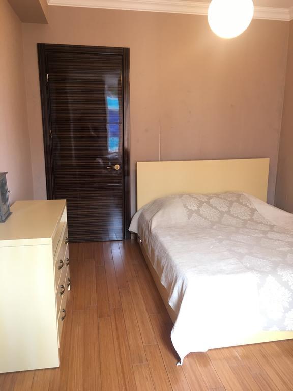 Apartment Sea Avenue バトゥーミ エクステリア 写真