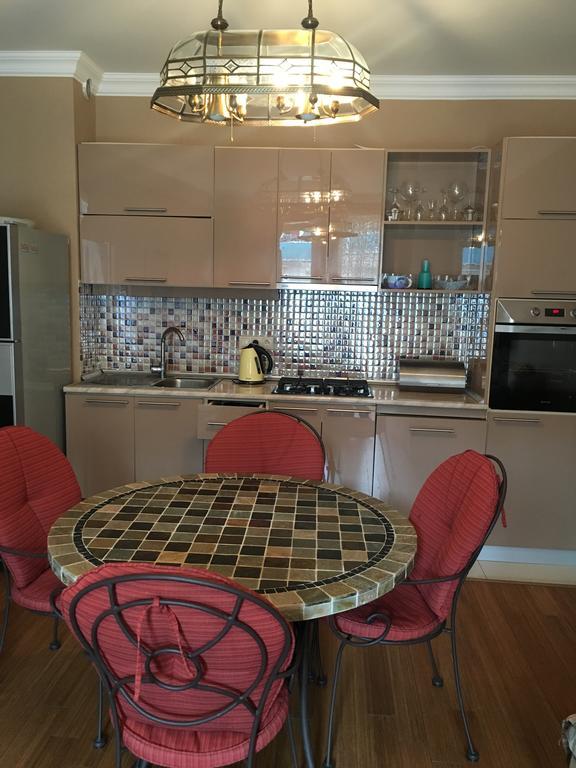 Apartment Sea Avenue バトゥーミ エクステリア 写真